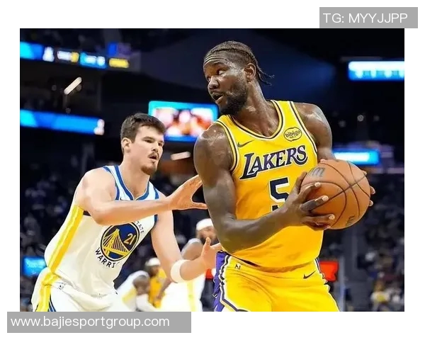 库明加精彩突破虚晃艾顿轻松上篮得分展现超强个人能力