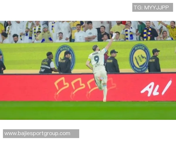 吉达联合快速反击先失一球本泽马第15分钟精彩破门助队反击