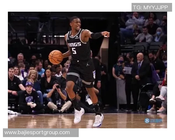 福克斯状态火热三场比赛数据亮眼场均26分8助攻命中率超高 福克斯状态火热三场比赛数据亮眼场均26分8助攻命中率超高